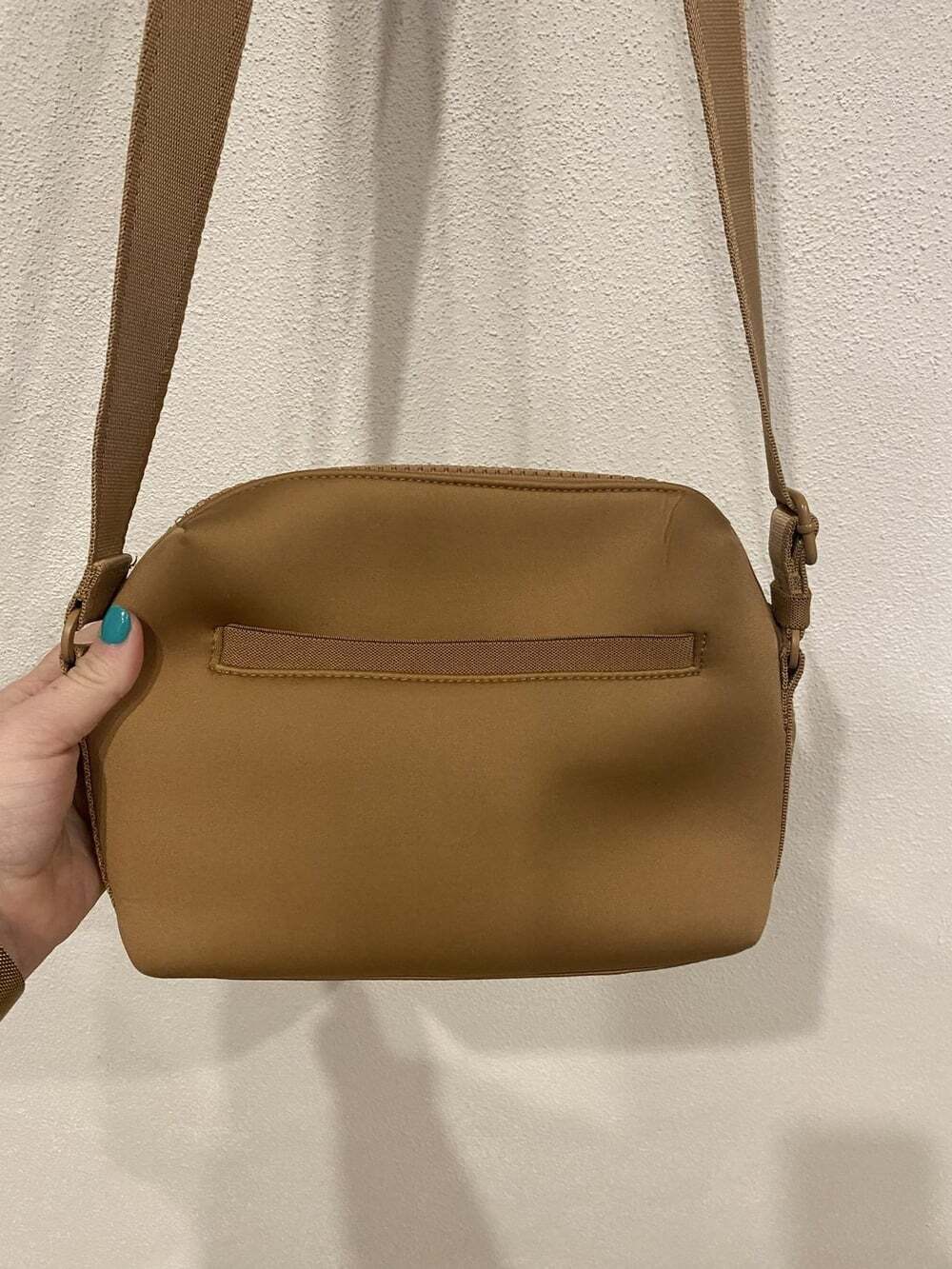 Dagne Dover Micah Crossbody Bag Womens Small Tan Neoprene Zip Purse Adjustable - Picture 5 of 6